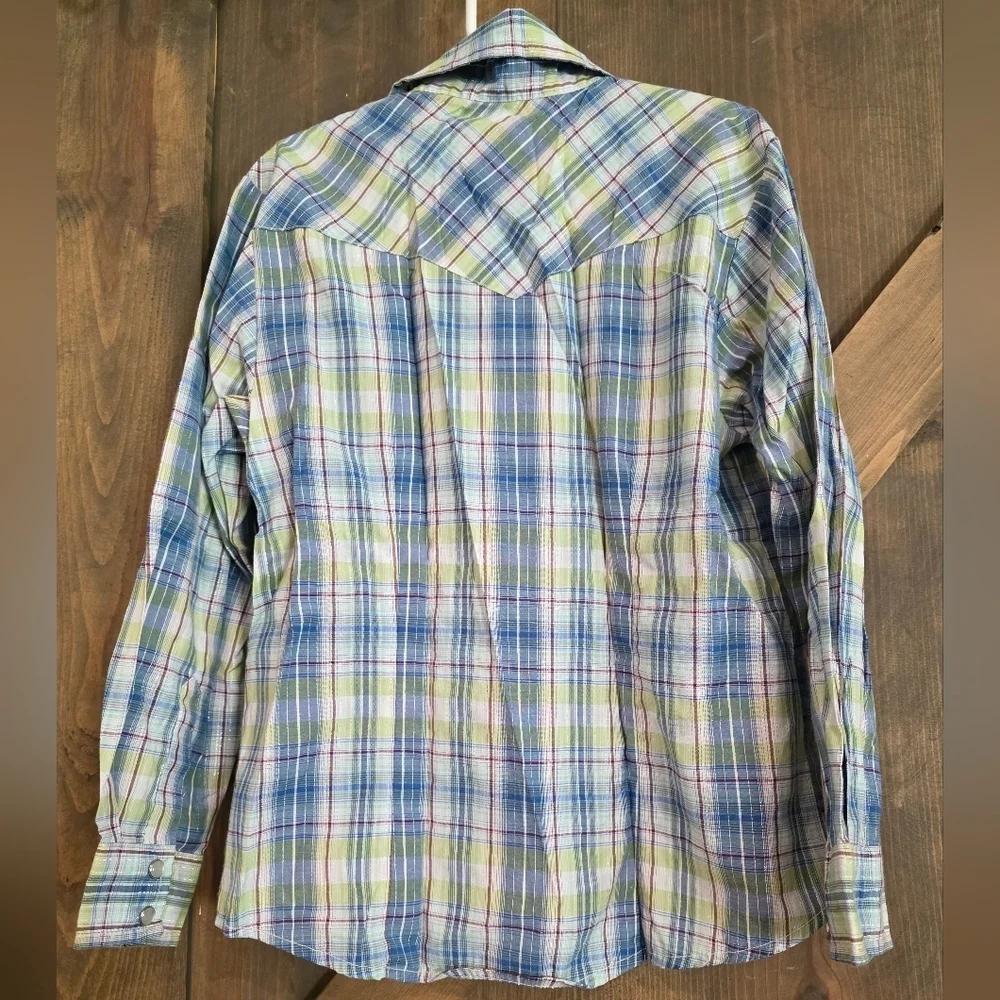 Cowgirl Legend Pearl Snap Buttom Down Long Sleeve Size Large